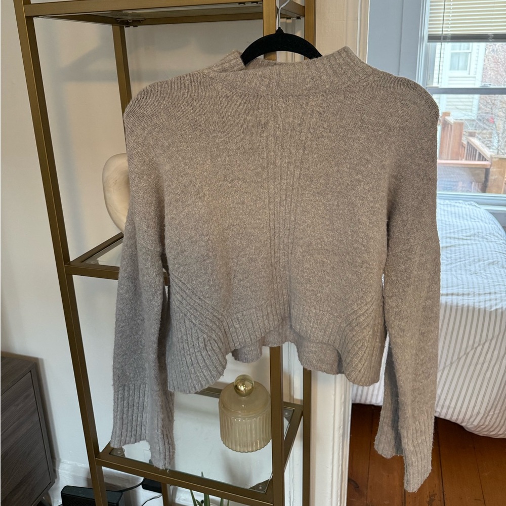 Urban Outfitters Gray Cropped Ribbed Knit Sweater – Size S/P